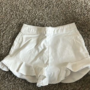 White Zara ruffle shorts